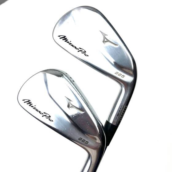 Mizuno Pro 225 Irons / 4-PW / Dynamic Gold 105 Regular Flex