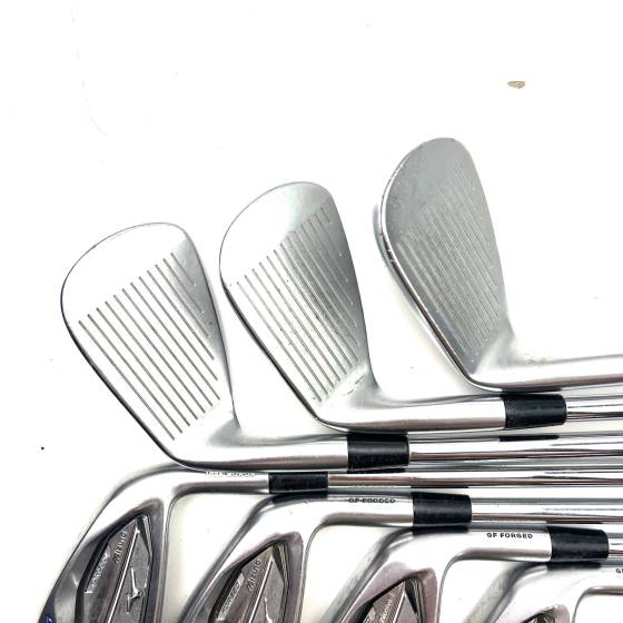 Mizuno JPX 900 Forged Irons / 4-PW / KBS Tour Regular Flex