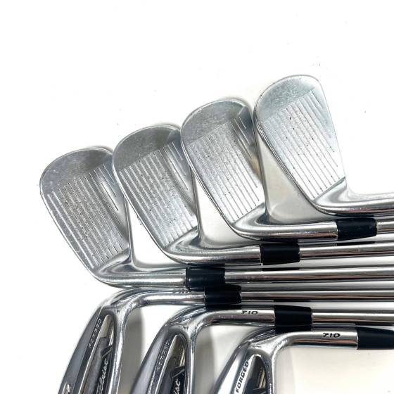 Titleist 710 AP2 Irons / 4-PW / Dynamic Gold R300 Regular Flex