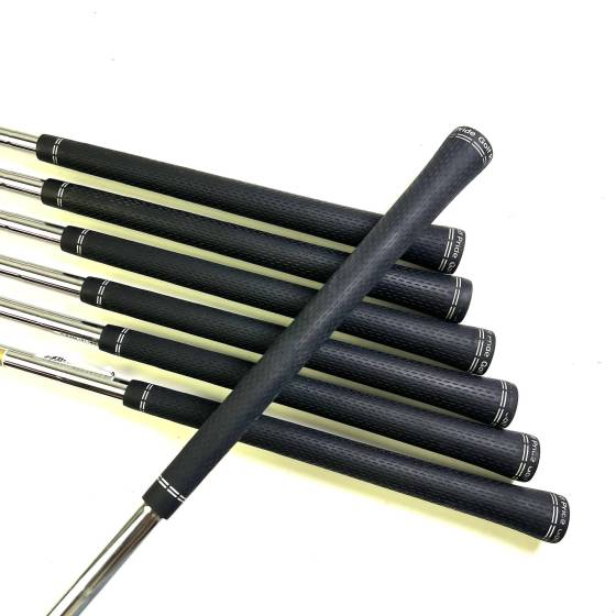 Ping G425 Irons / 5-SW / Dynamic Gold 105 Regular Flex
