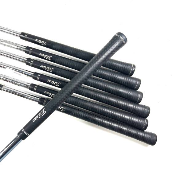 Titleist 710 AP1 Irons / 4-PW / Dynamic Gold Regular Flex