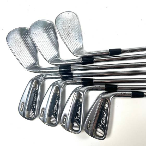 Titleist 710 AP2 Irons / 4-PW / Dynamic Gold R300 Regular Flex