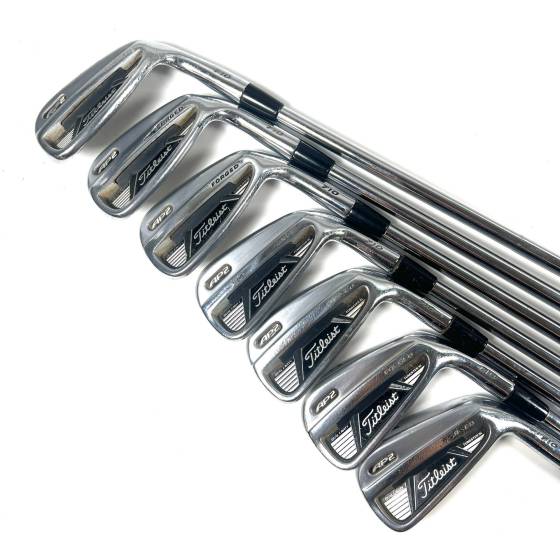 Titleist 710 AP2 Irons / 4-PW / Dynamic Gold R300 Regular Flex