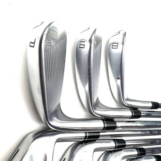 Taylormade P790 2017 Irons / 4-PW / Dynamic Gold 105 Regular Flex