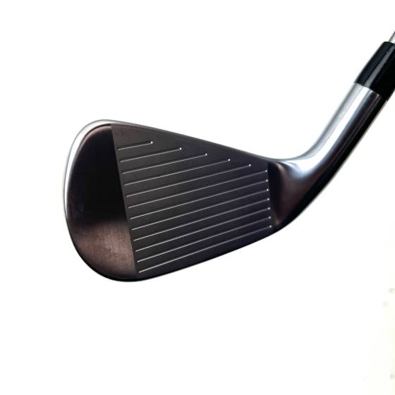 Titleist T100 4 Iron / 23 Degree / True Temper AMT Tour White Stiff Flex