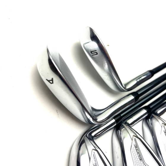 Callaway Elyte X Irons / 8-SW + AW / Recoil HDC Dart 70 Senior Flex