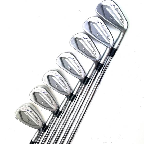 Mizuno JPX900 Tour Irons / 4-PW / True Temper Dynamic Gold Sitff Flex