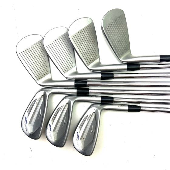 Mizuno JPX900 Tour Irons / 4-PW / True Temper Dynamic Gold Sitff Flex