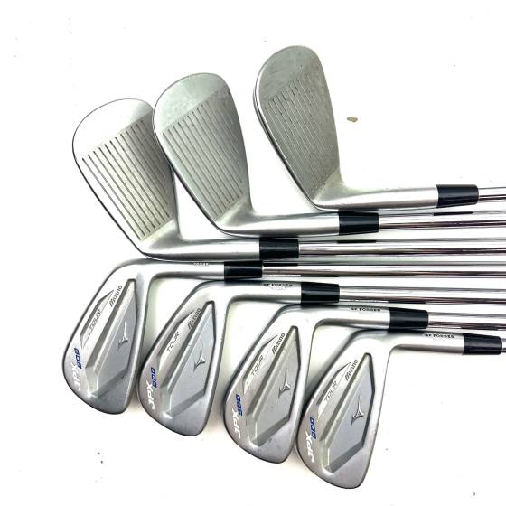 Mizuno JPX900 Tour Irons / 4-PW / True Temper Dynamic Gold Sitff Flex