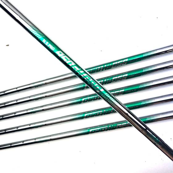 Taylormade Qi Max Irons / 6-GW / N.S. Pro 95 GH Neo Stiff Flex