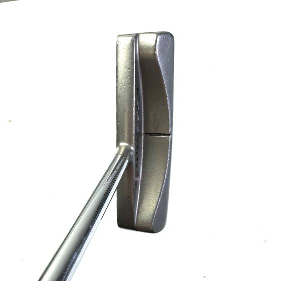 Odyssey White Hot #2 Center-Shafted Putter / 34 Inches