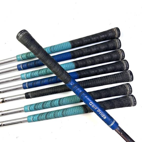 Titleist 690 CB Forged Irons / 3-PW / True Temper Dynamic Gold Wedge Flex
