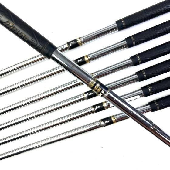 Left Handed Mizuno JPX 825 Irons / 4-PW / True Temper Dynamic Gold Regular Flex