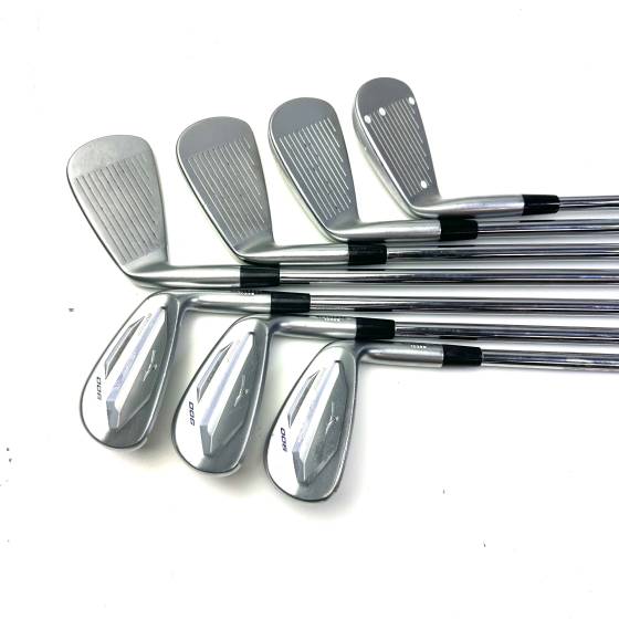 Mizuno JPX900 Tour Irons / 4-PW / XP 105 Regular Flex
