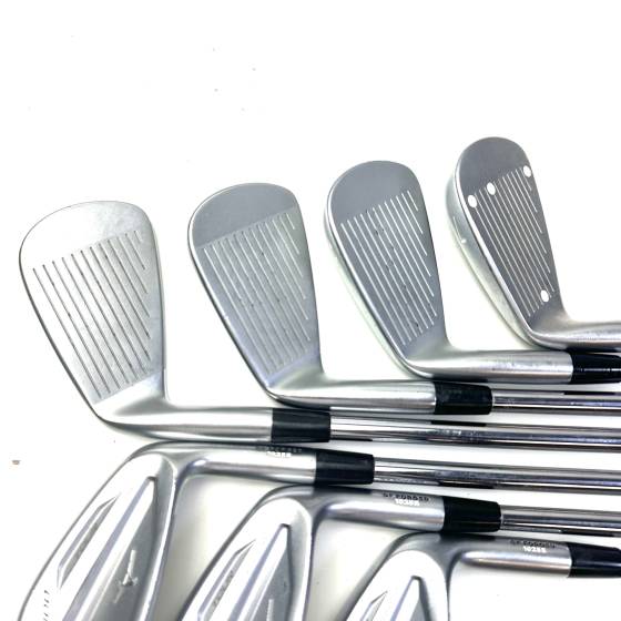 Mizuno JPX900 Tour Irons / 4-PW / XP 105 Regular Flex