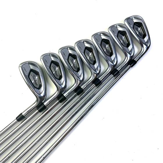 Titleist 718 AP3 Irons / 4-PW / AMT Red R300 Regular Flex