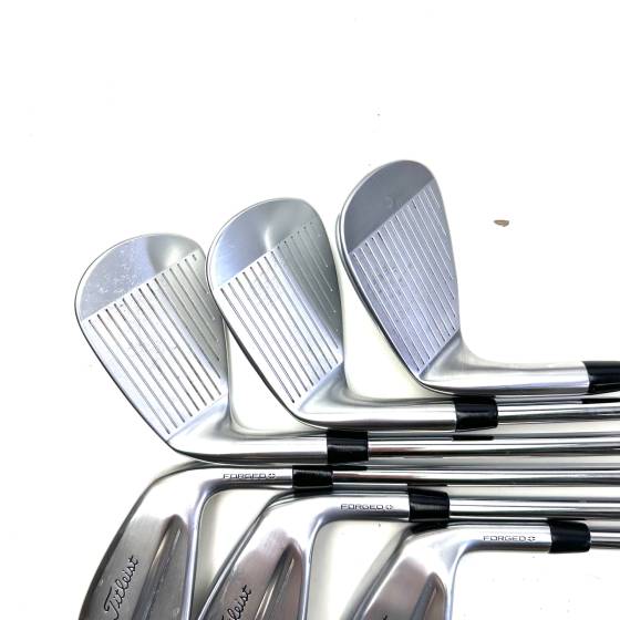 Titleist T250 Irons / 5-PW / AMT Black Stiff Flex
