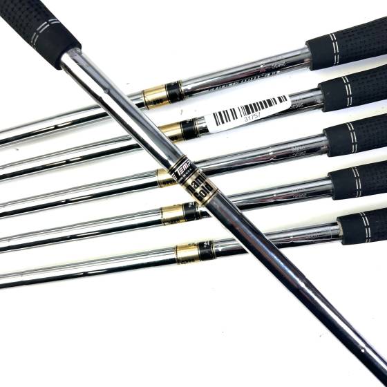 Mizuno MP-64 Irons / 4-9 / Dynamic Gold R300 Regular Flex