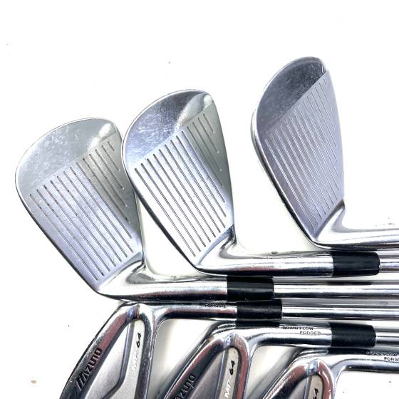Mizuno MP-64 Irons / 4-9 / Dynamic Gold R300 Regular Flex