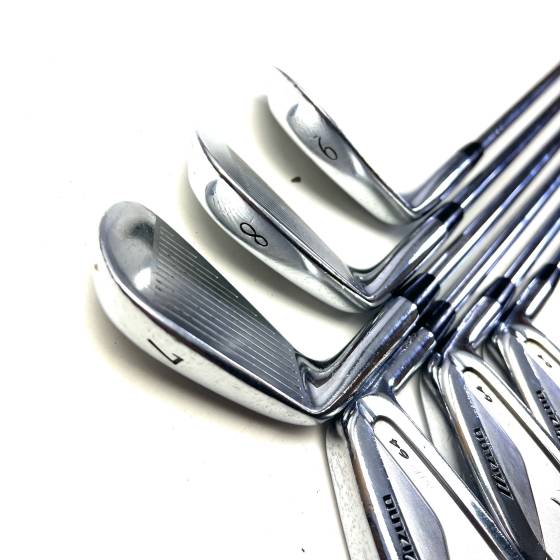 Mizuno MP-64 Irons / 4-9 / Dynamic Gold R300 Regular Flex