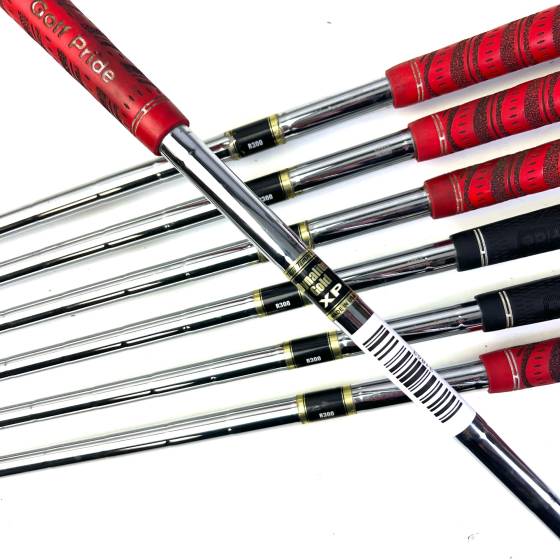 Mizuno JPX 800 Pro Irons / 4-PW / Dynamic Gold XP R300 Regular Flex